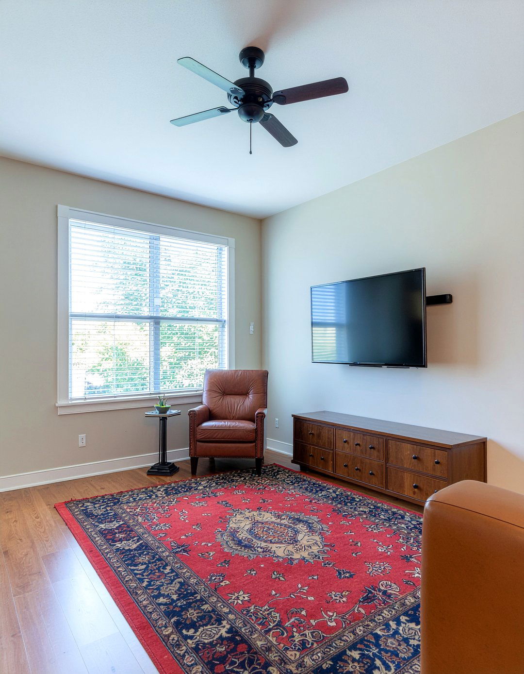 Swivel TV Mount - 30 bedroom tv ideas