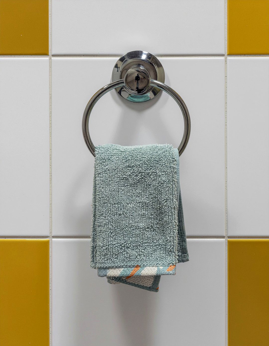 Swivel Towel Hook - 30 bathroom towel hook ideas