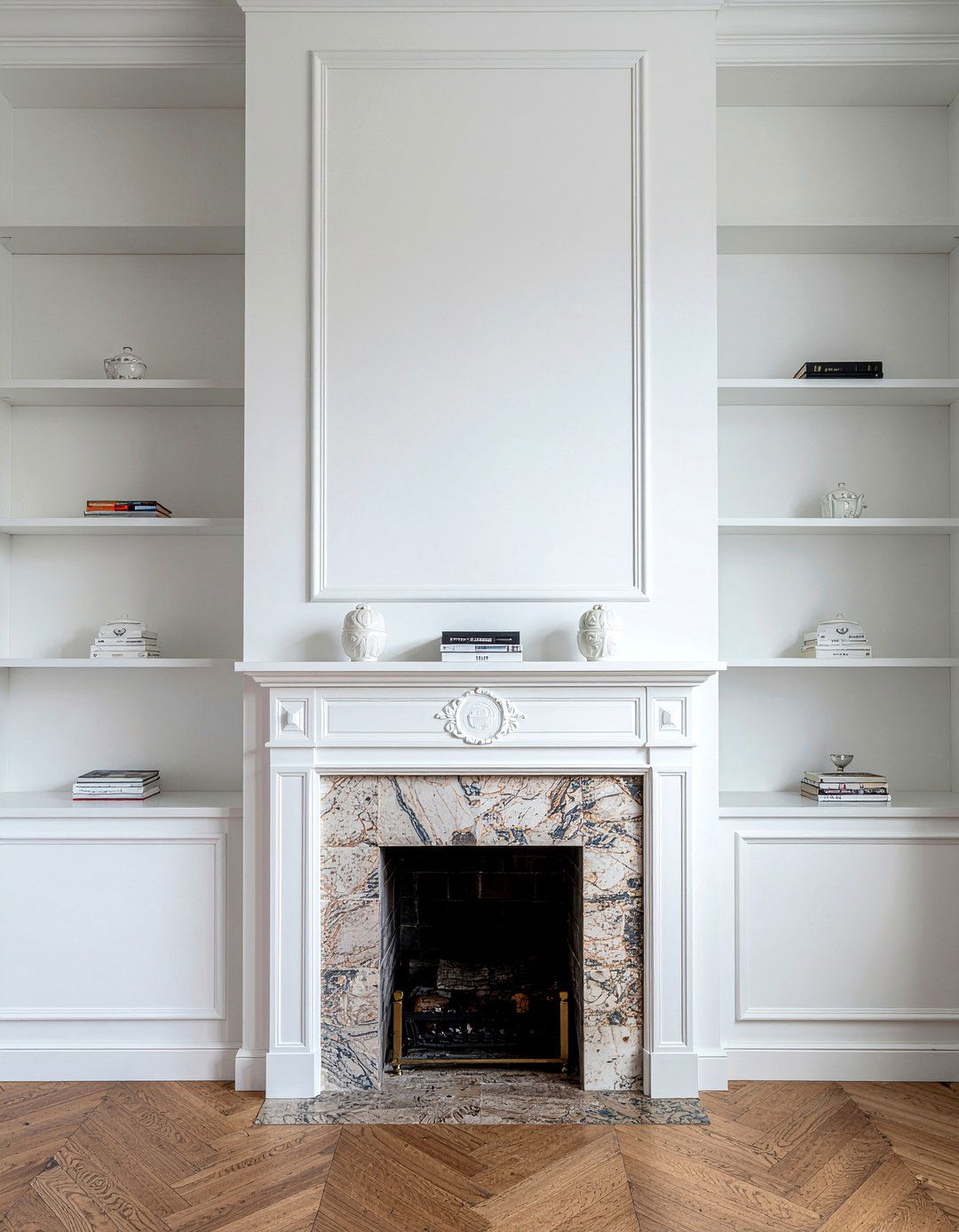 Symmetrical fireplace shelving - 30 living room built-in bookcases