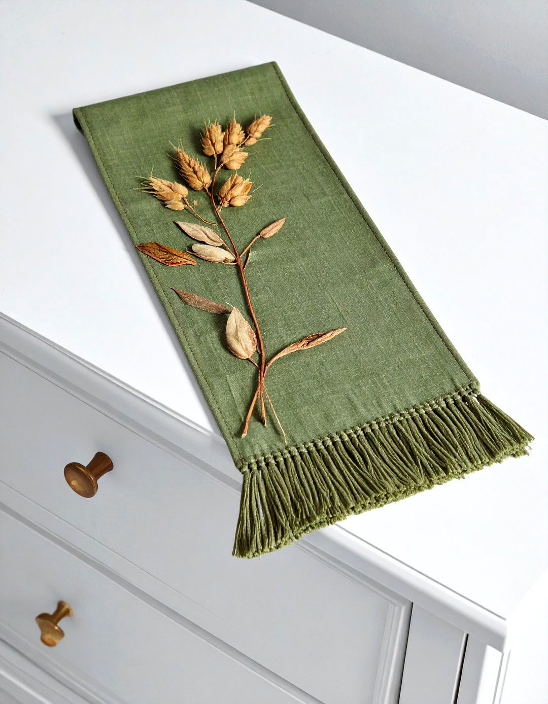 Table Runner - 30 bedside table decor ideas