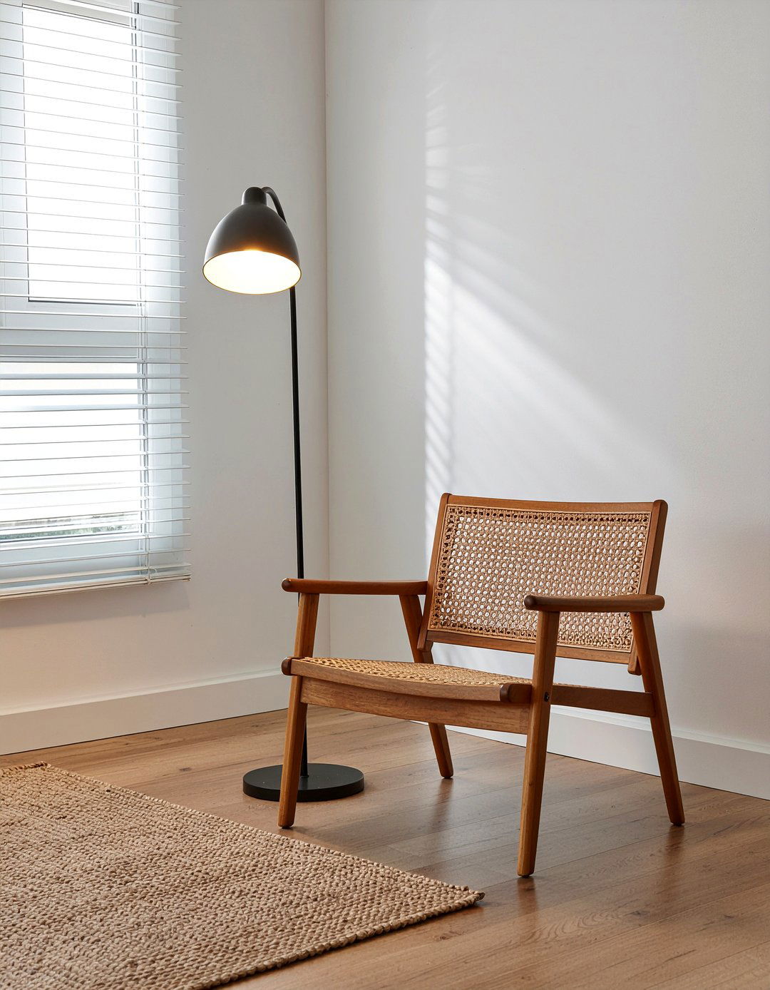 Tall Floor Lamp Lighting - 30 peaceful living room ideas