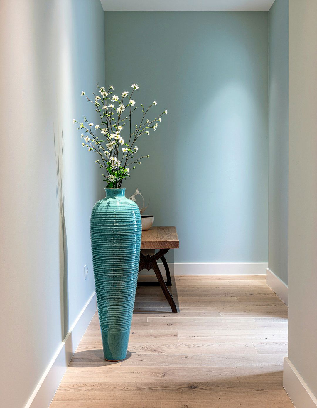 Tall Narrow Vase - 30 empty vase decor ideas