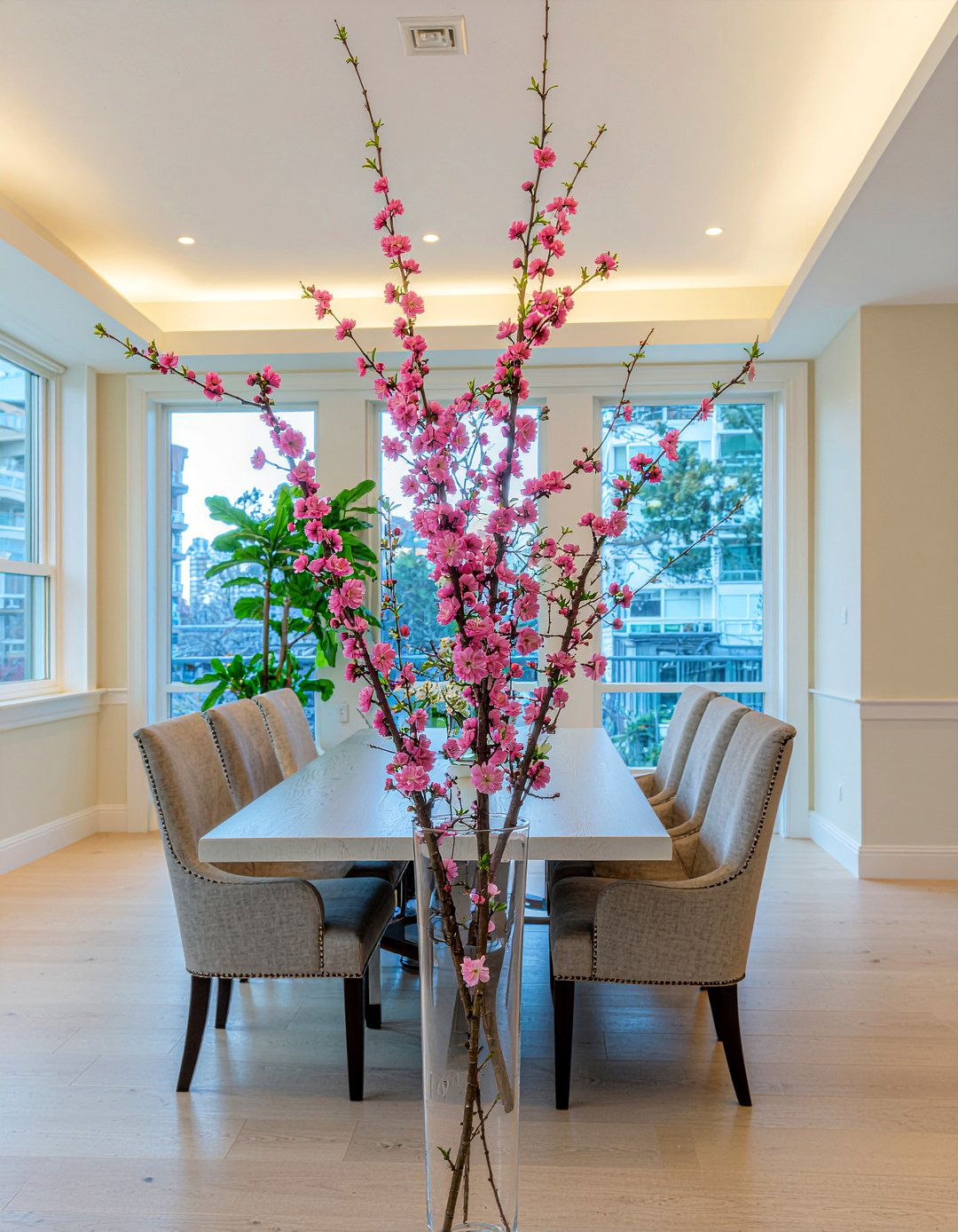 Tall cherry blossom branches - 30 dining table centerpiece ideas