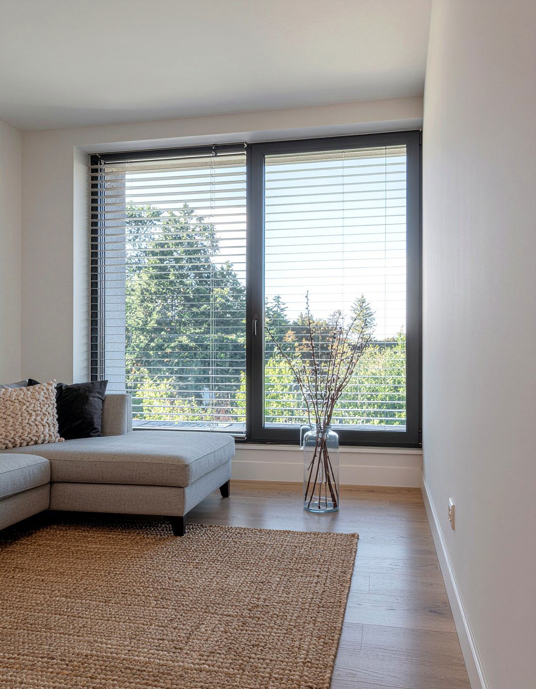 Tall floor vase branches - 30 living room flower arrangements