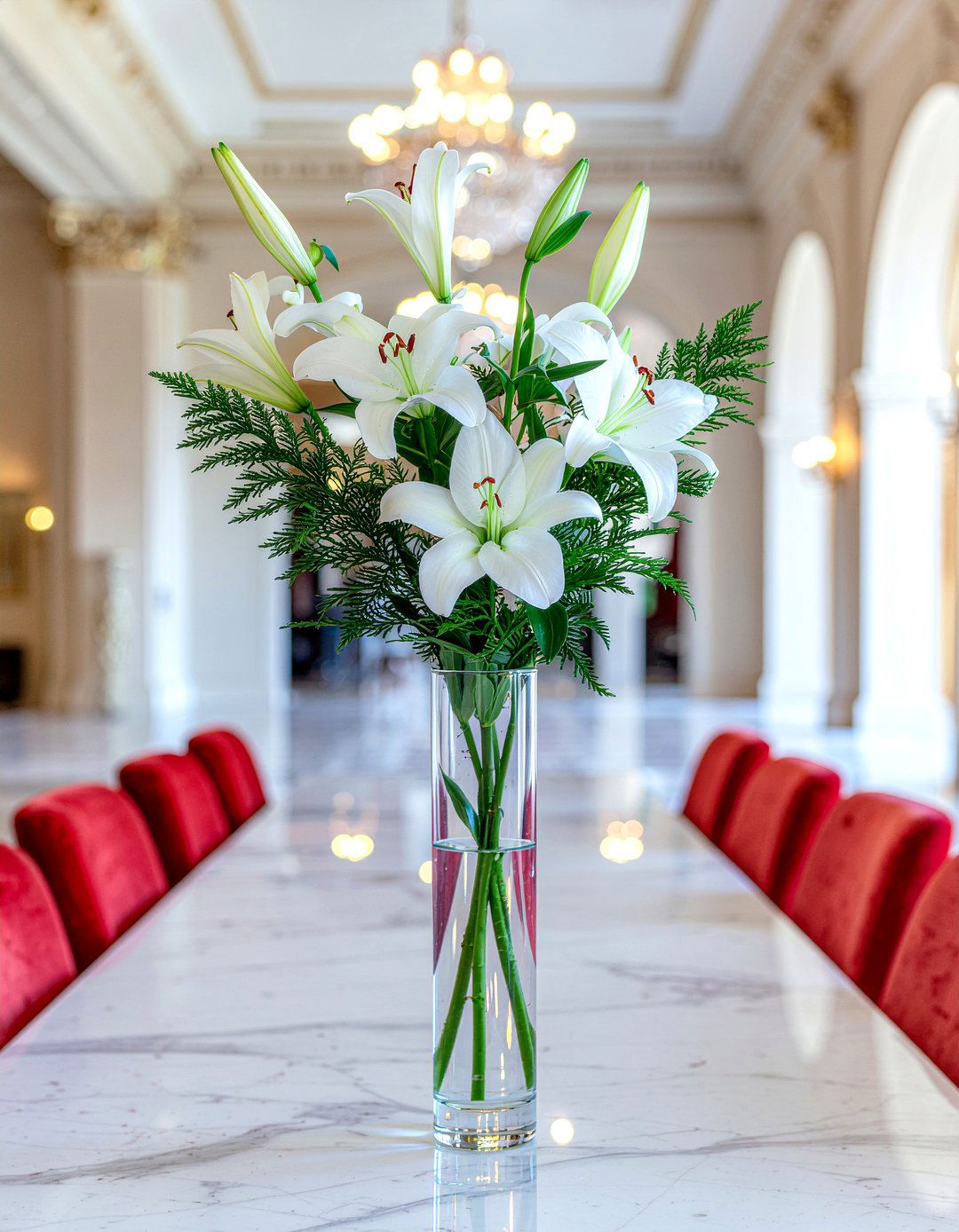 Tall glass vase centerpiece - 30 floral centerpiece dining ideas