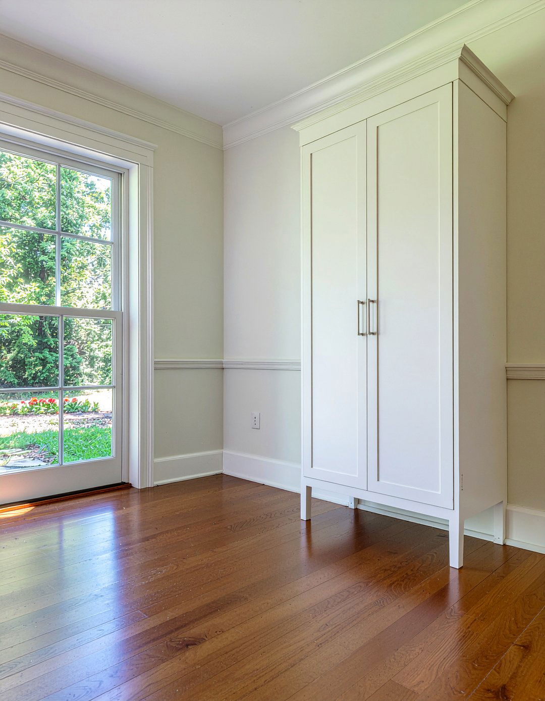 Tall narrow armoire - 30 dining room storage ideas