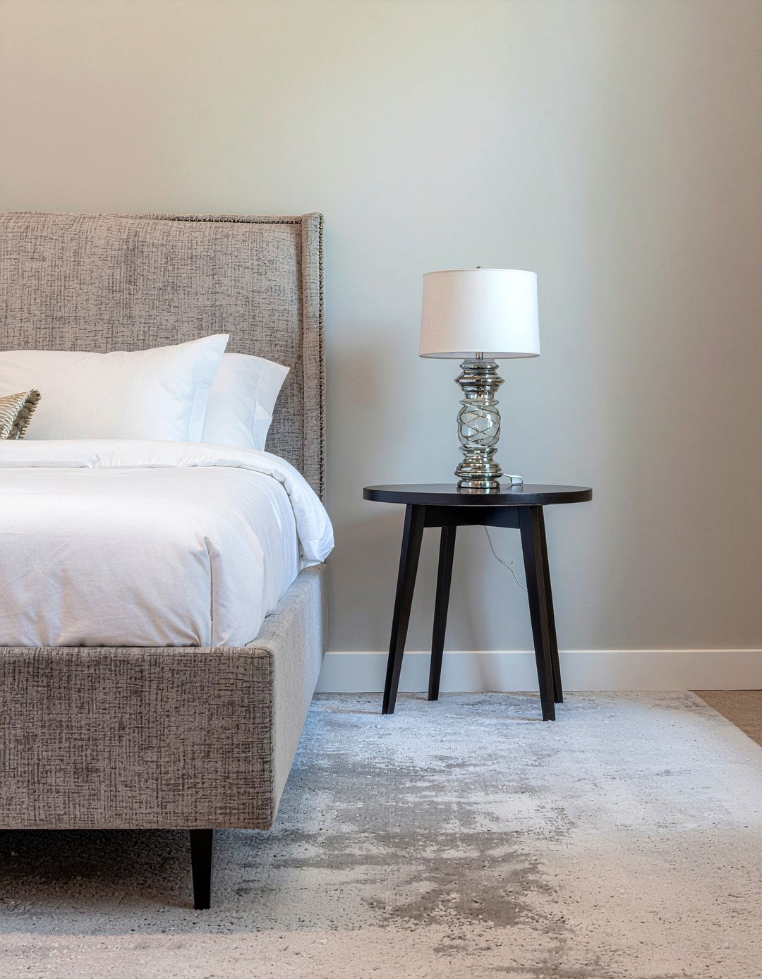 Tall round nightstand - 30 bedroom round nightstands