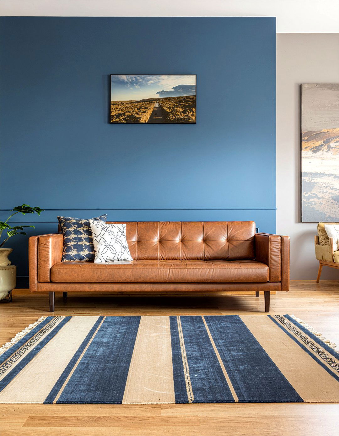 Tan and navy living room - 30 tan living room ideas