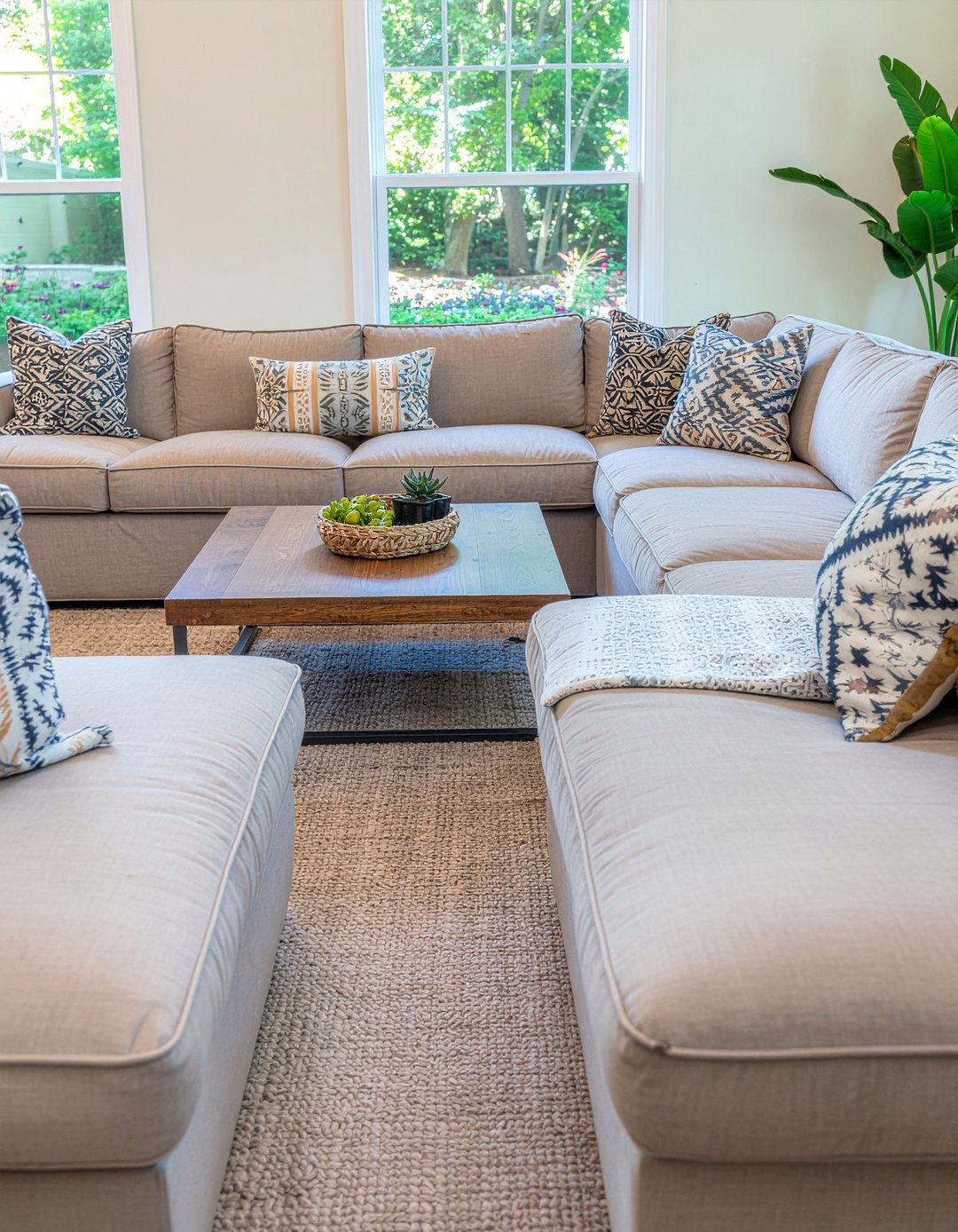 Tan sectional sofa - 30 tan living room ideas