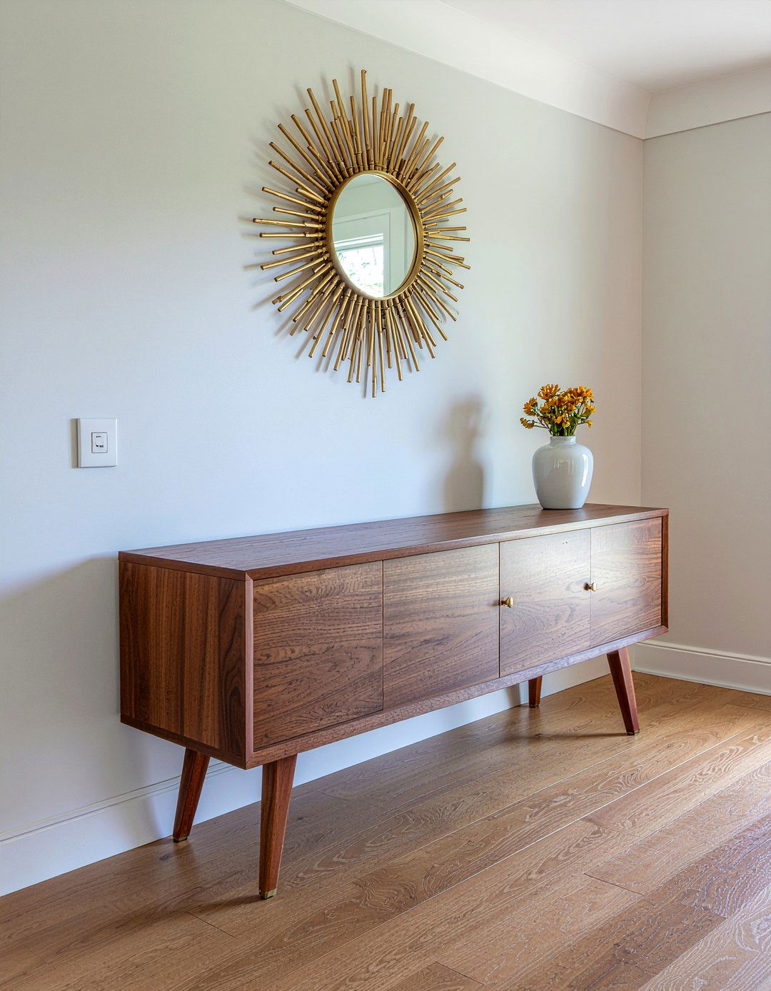 Tapered leg furniture - 30 mid-century glam living room ideas