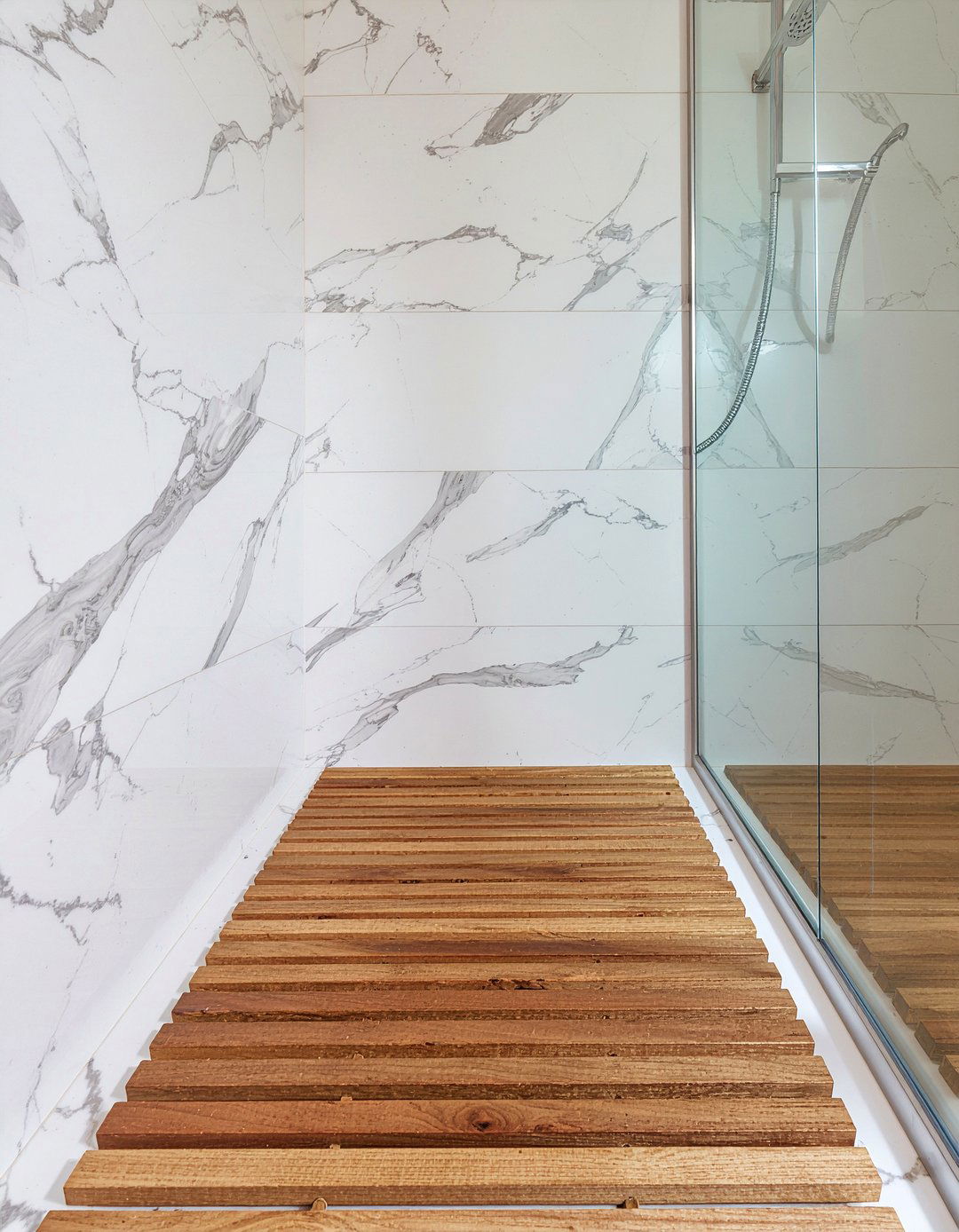 Teak Shower Mat - 30 bathroom rug ideas