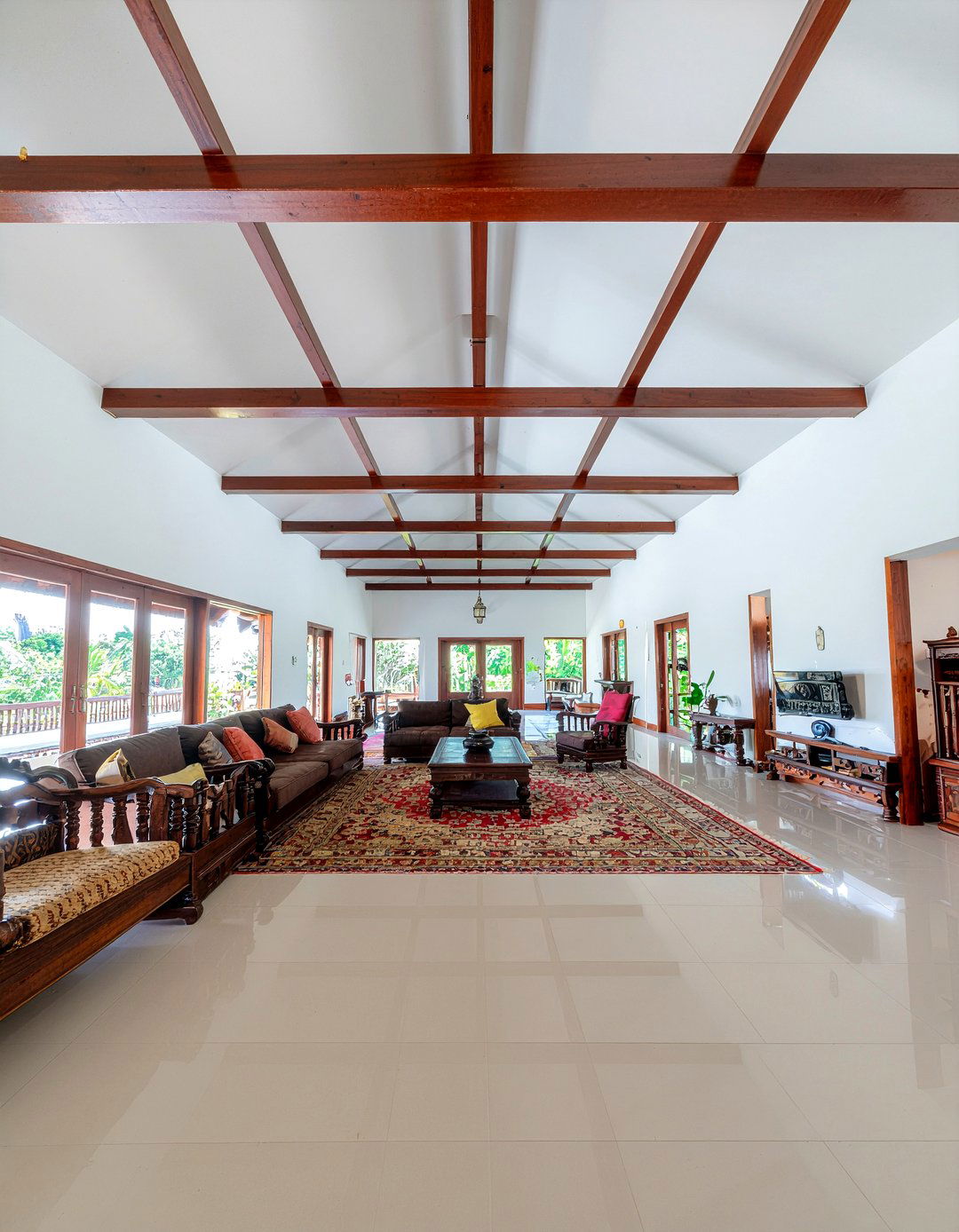 Teak wood ceiling beams - 30 Thai living room ideas
