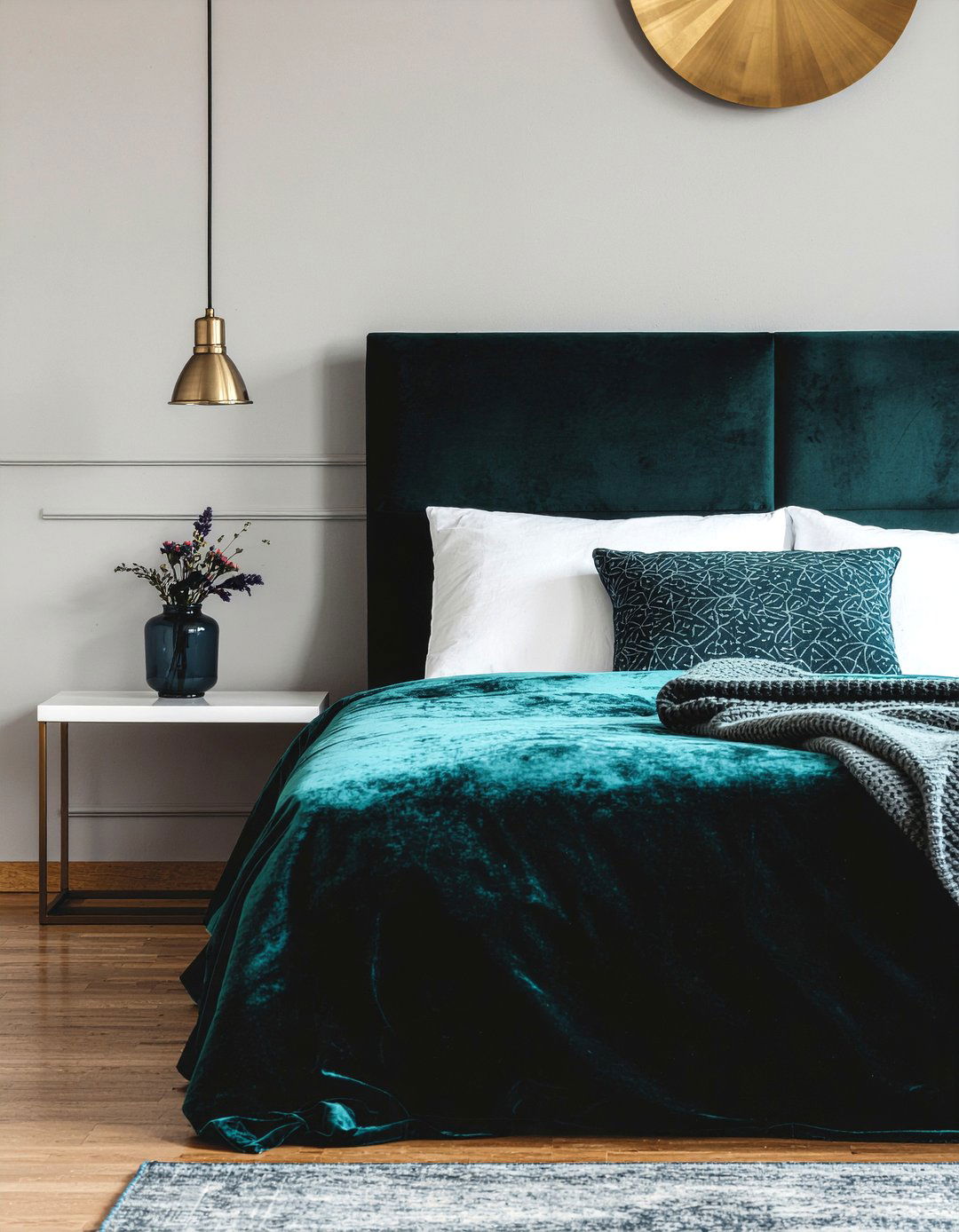 Teal velvet duvet cover - 30 bedroom blue bedding ideas