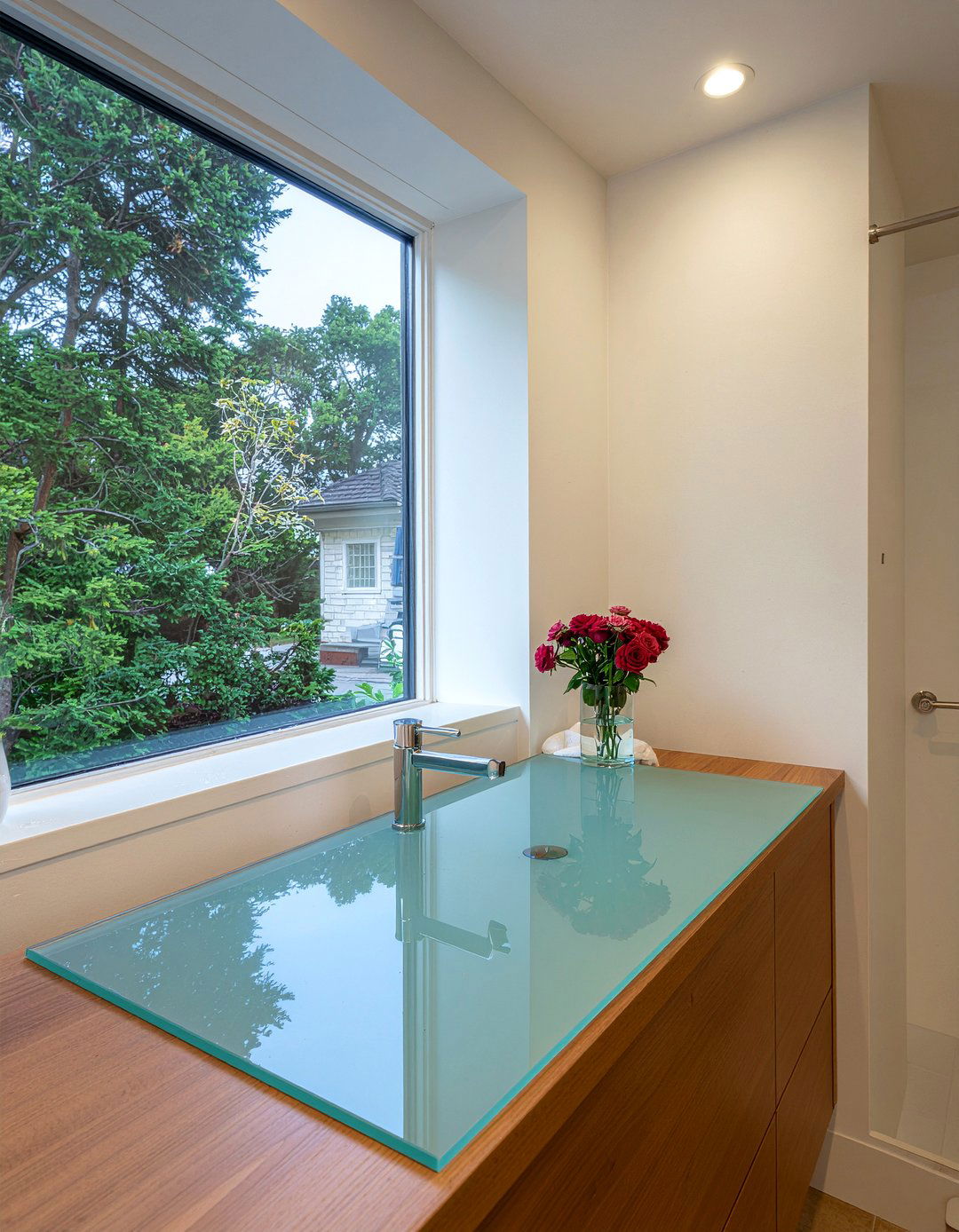 Tempered glass sink - 30 glass sink ideas