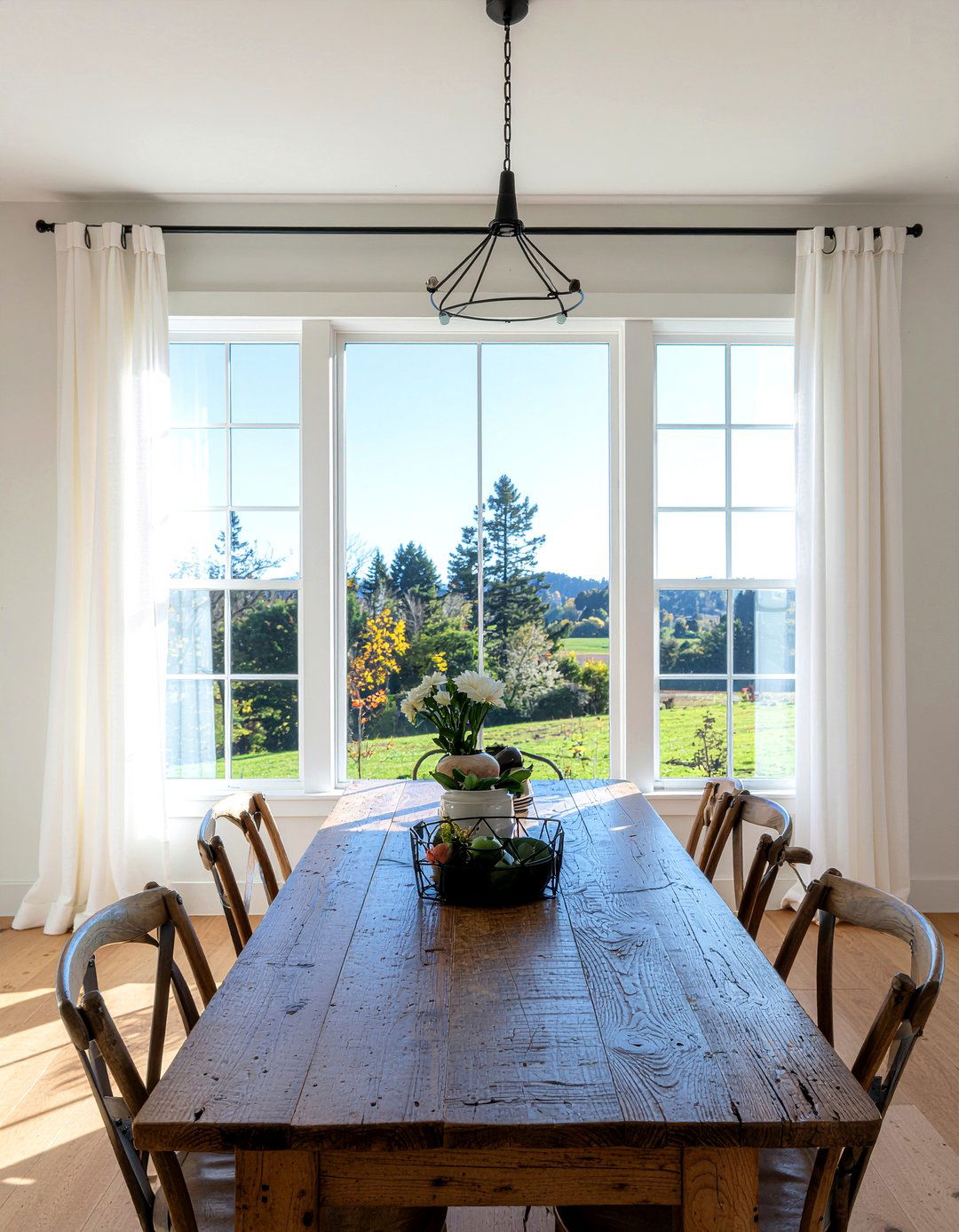 Tension rod curtains - 30 removable dining room decor ideas