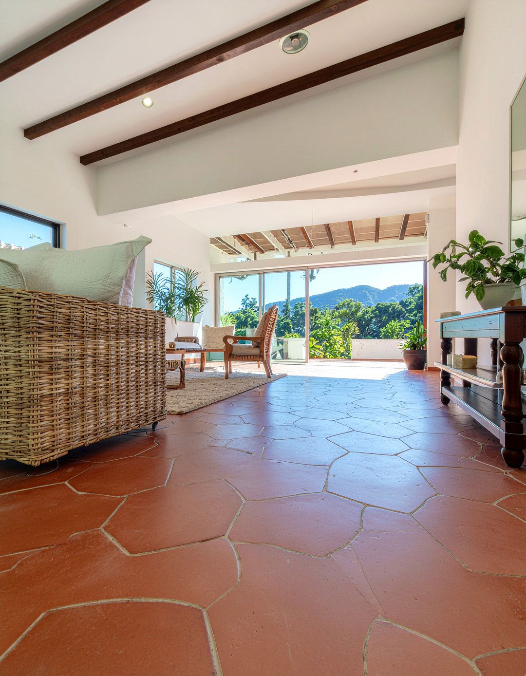 Terracotta Floor Living Room - 30 Spanish living room ideas