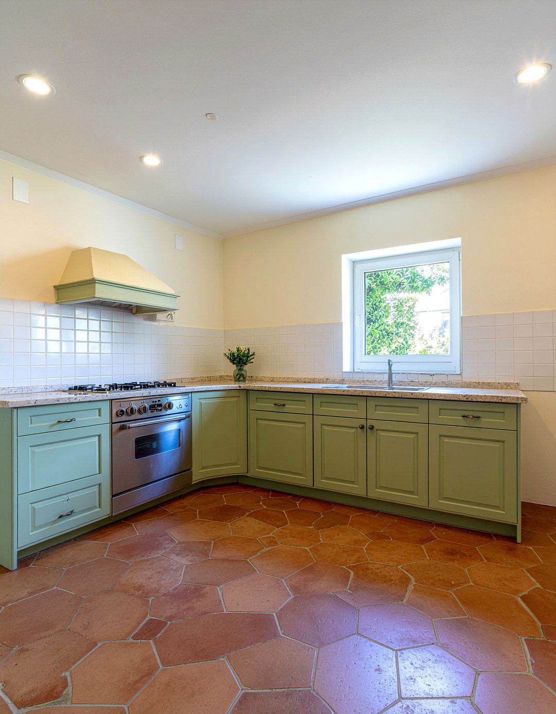 Terracotta floor tiles - 30 beautiful kitchen ideas