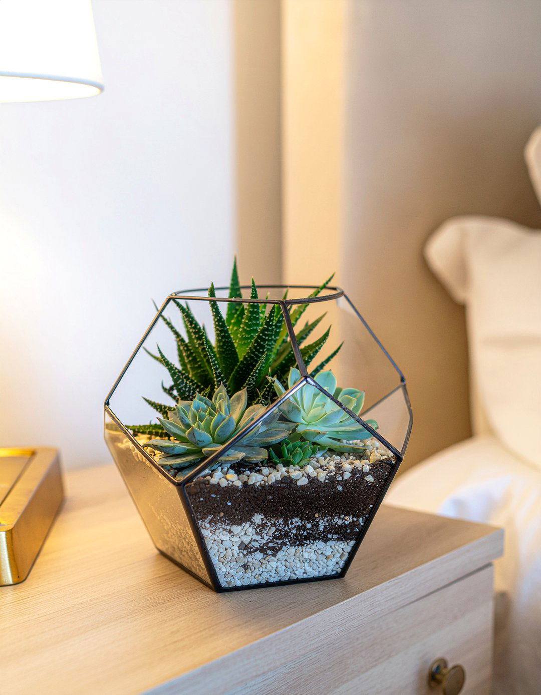 Terrarium Nightstand Decor - 30 garden themed bedroom ideas