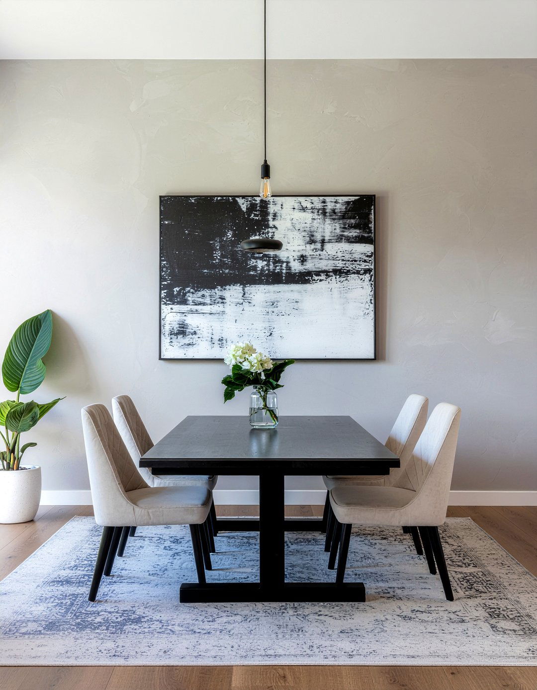 Textured Plaster Walls - 30 dramatic dining room ideas