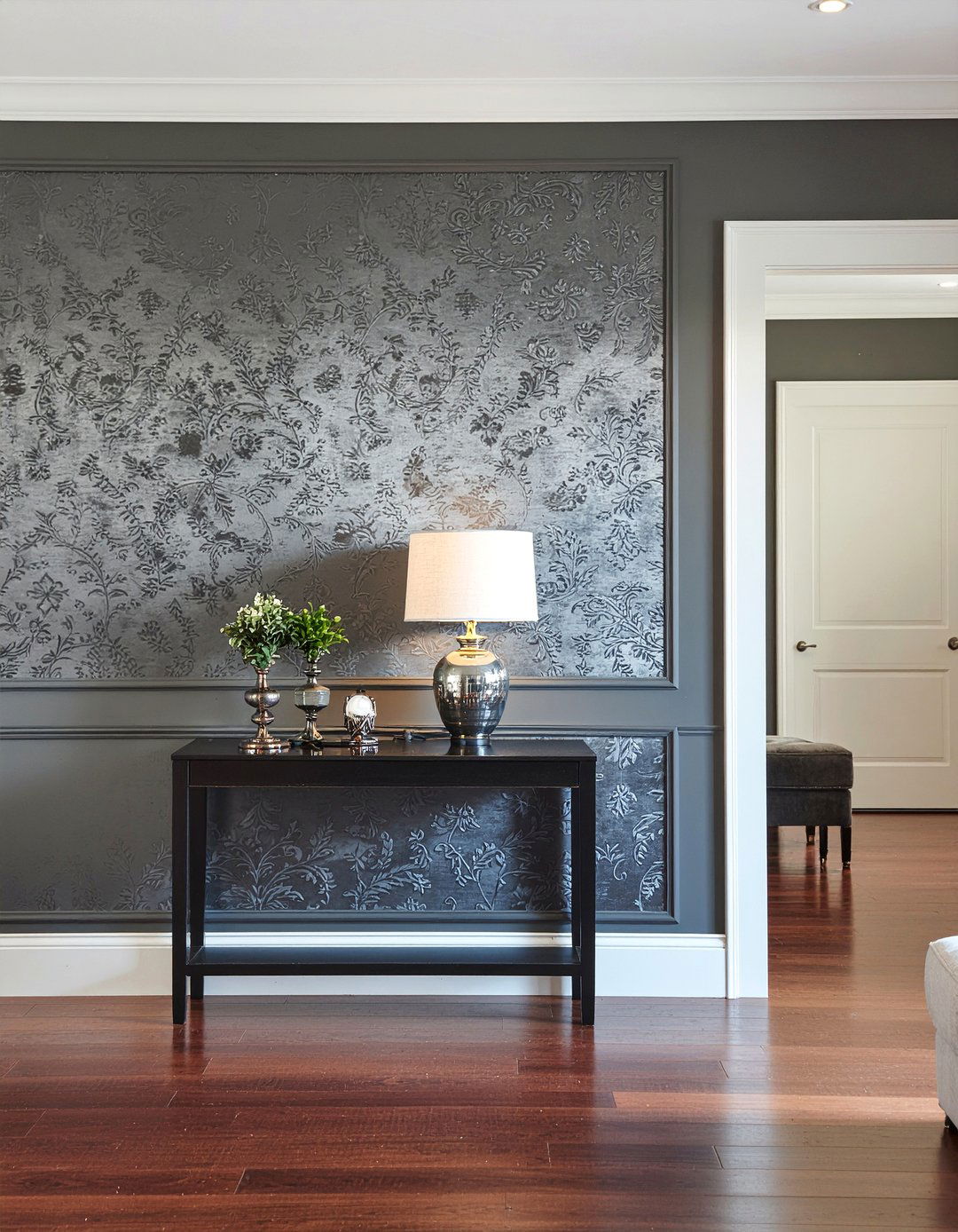 Textured Wallpaper - 30 masculine living room ideas