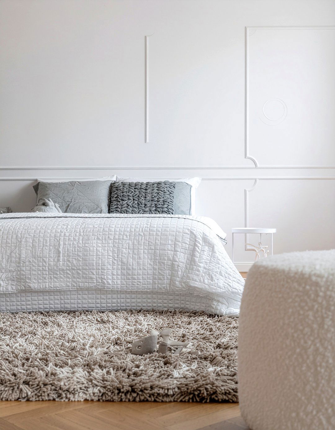 Textured White Bedroom - 30 all white bedroom ideas
