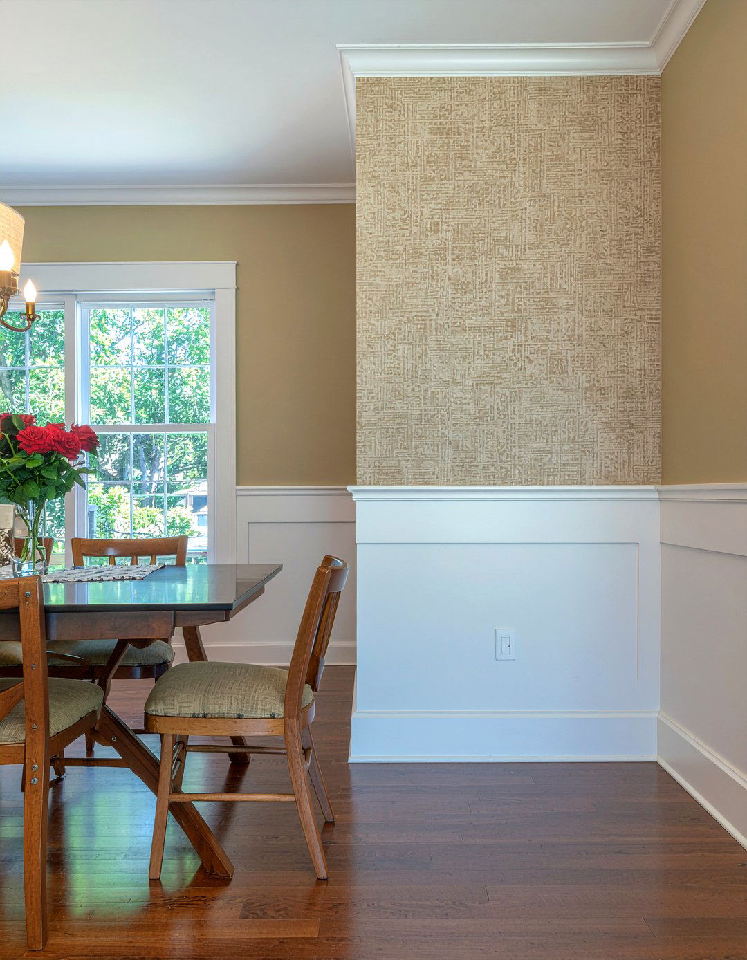 Textured wall - 30 dining room chair rail ideas