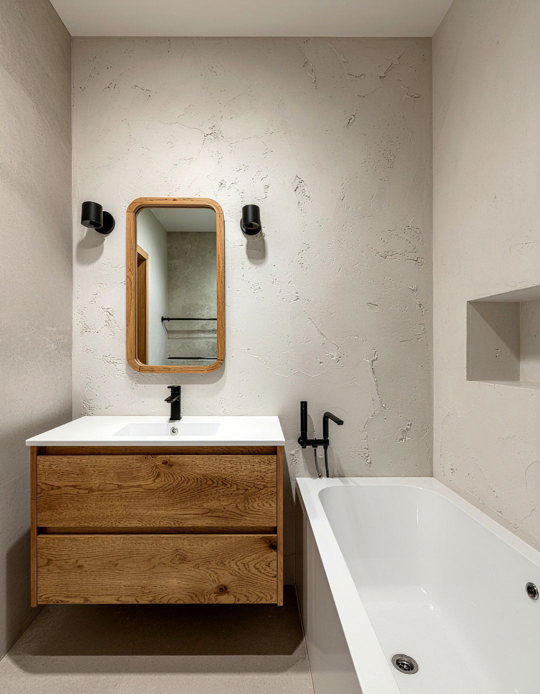 Textured wall finish - 30 mountain bathroom ideas
