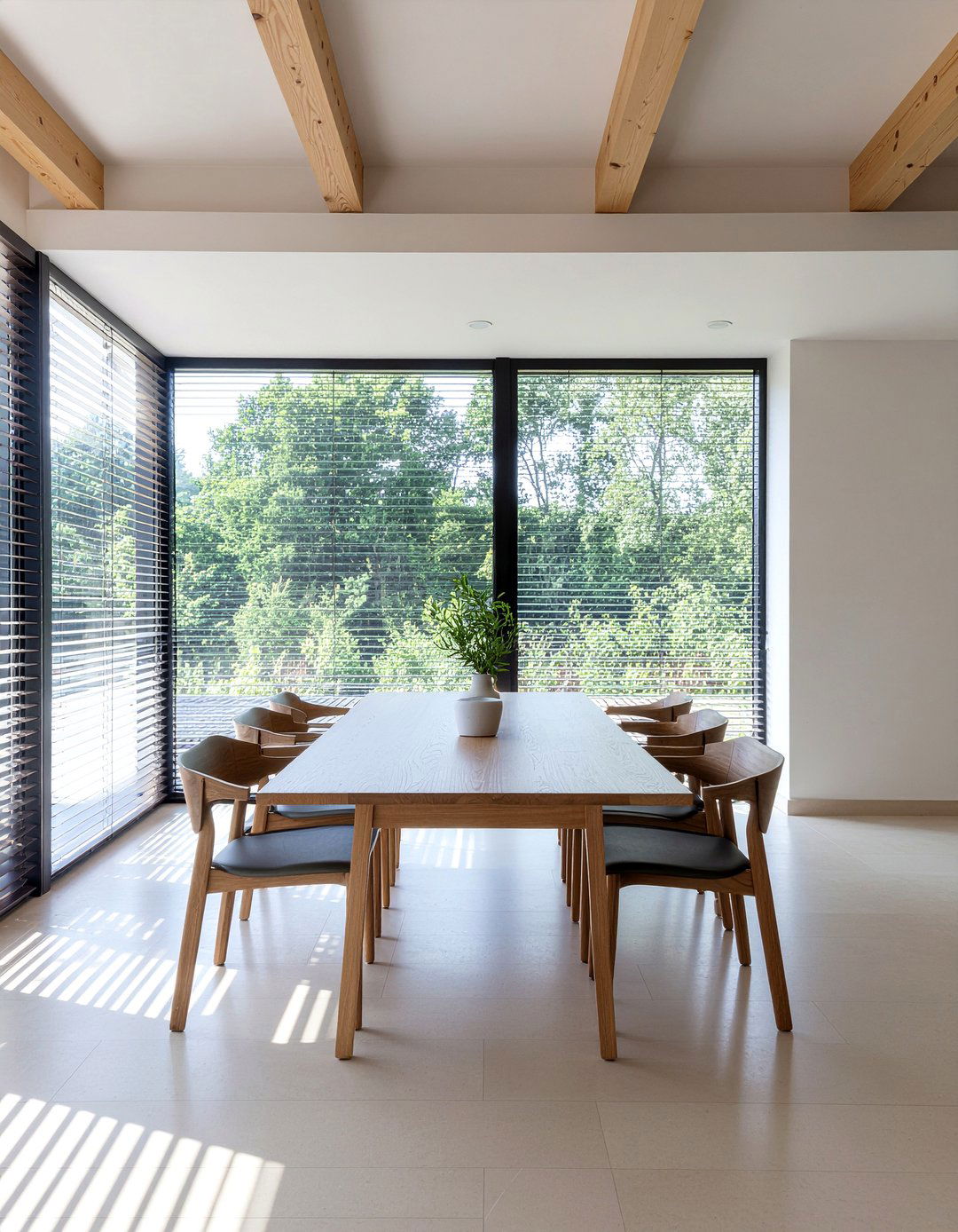 Thin decorative beams - 30 dining room beamed ceiling ideas