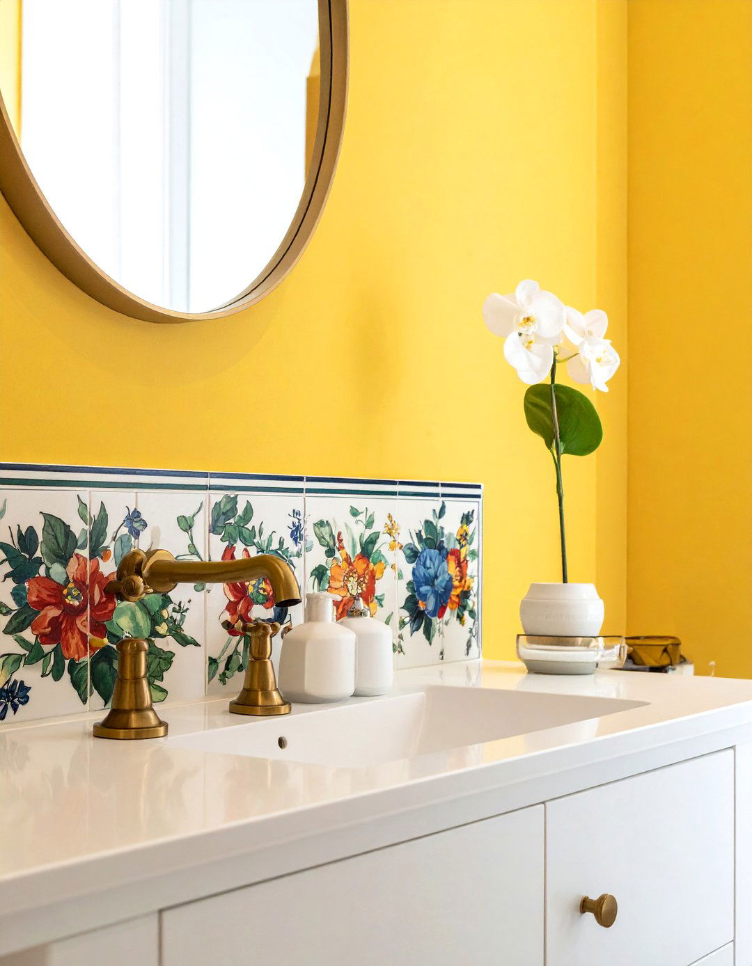 Tiled Splashback Detail - 30 Edwardian bathroom ideas