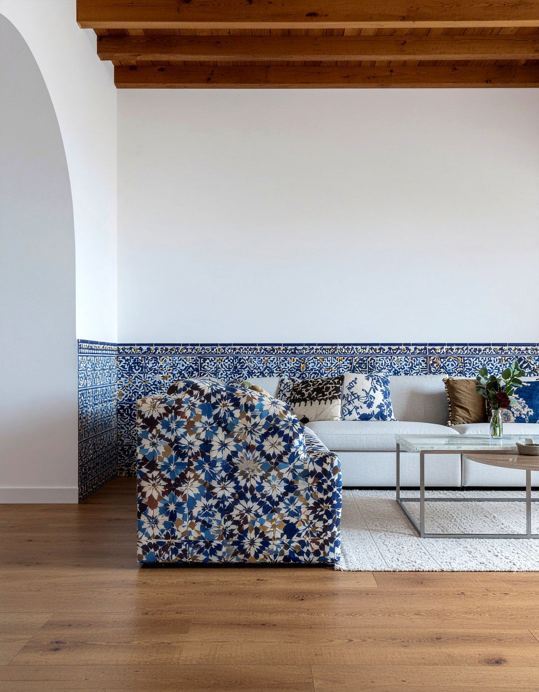 Tiled living room half wall - 30 living room pony wall ideas