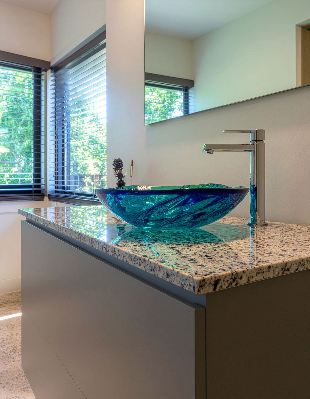 Tinted glass bathroom divider - 30 glass bathroom ideas