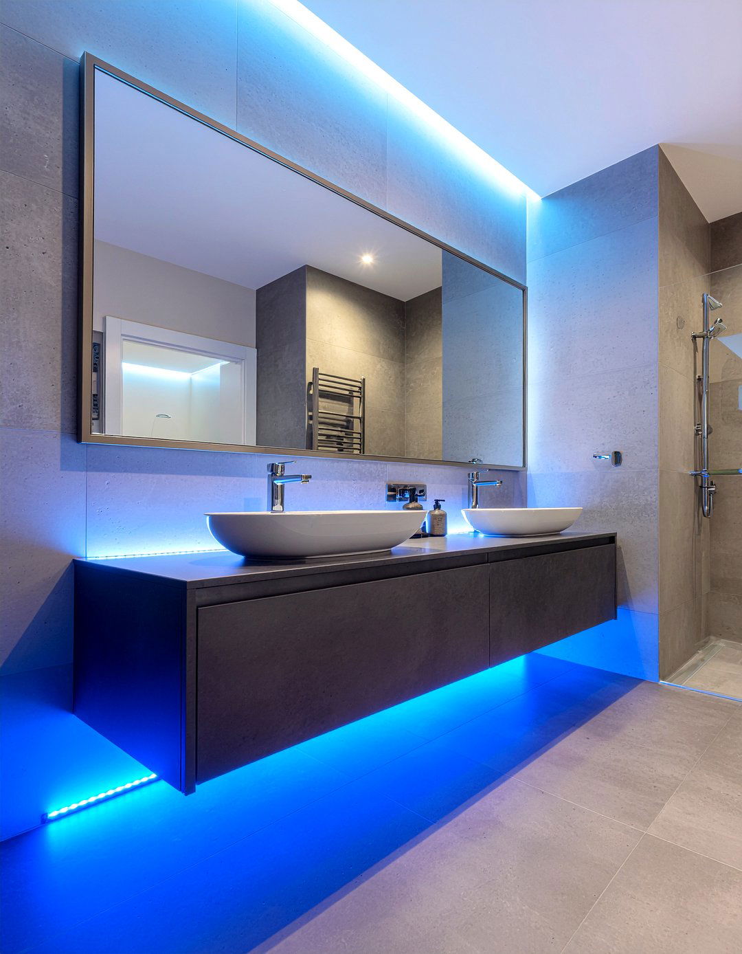 Toe Kick Lighting - 30 bathroom lighting accent ideas