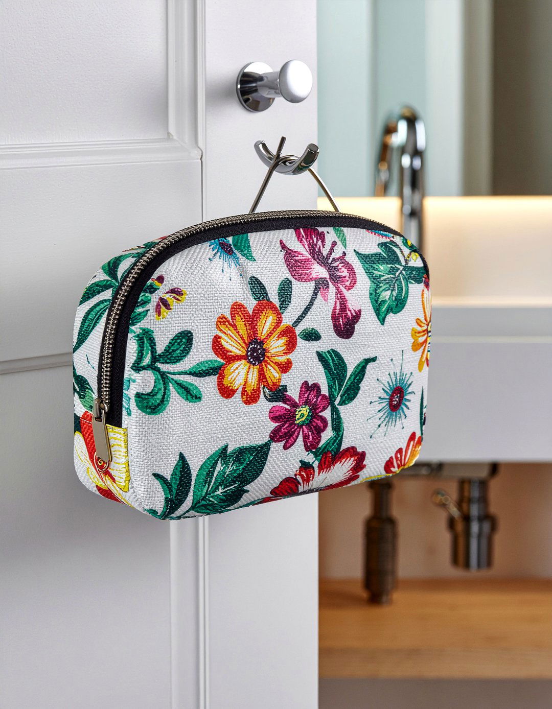 Toiletry Bag Hook - 30 bathroom cabinet organizer ideas