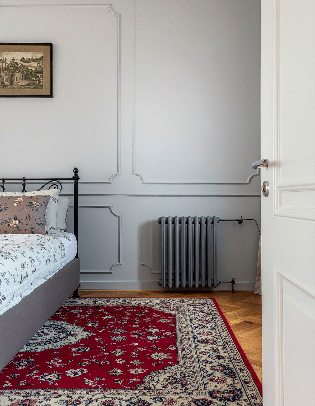 Traditional Cast Iron Radiator - 30 bedroom radiators