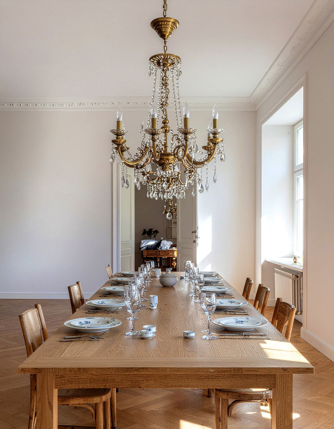 Traditional Crystal Chandelier - 30 Georgetown dining room ideas