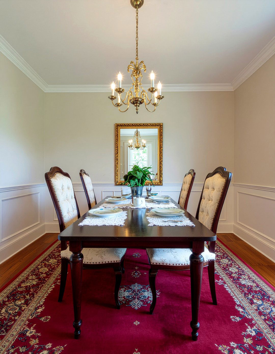 Traditional Dining - 30 eye-catching dining room ideas