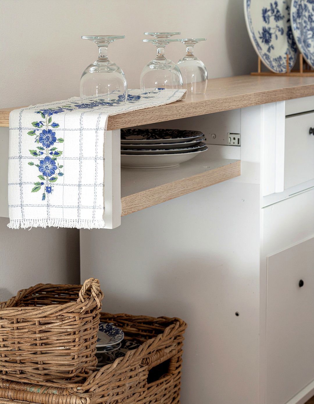 Traditional Dresser - 30 English country dining room ideas