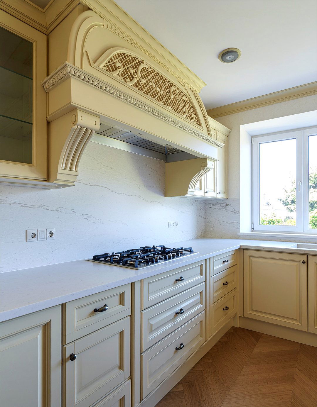 Traditional Kitchen Dentil Molding - 30 kitchen trim ideas