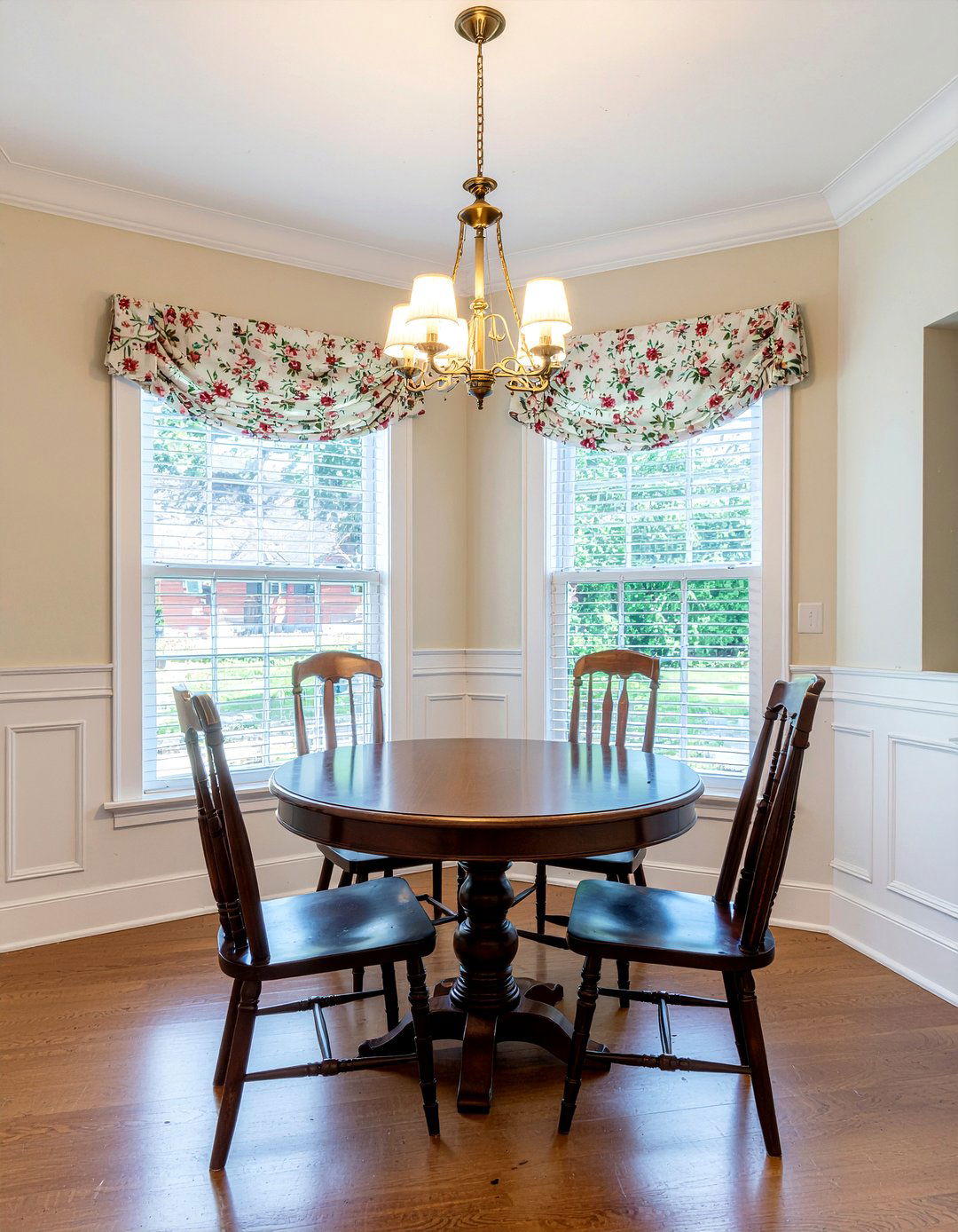 Traditional Kitchen Nook - 30 breakfast nook kitchen ideas