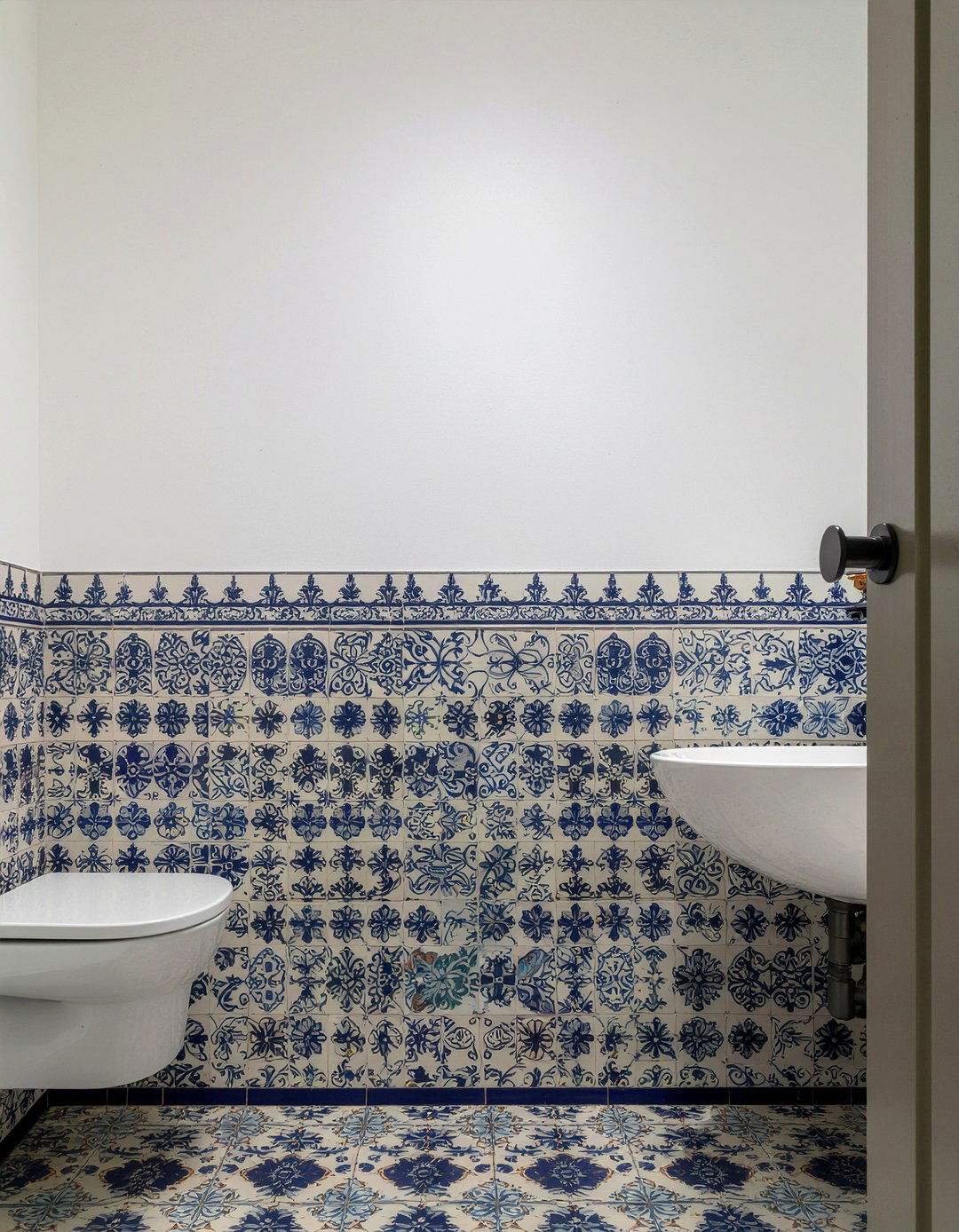 Traditional Portuguese tile wainscoting - 30 Portuguese tile bathroom ideas