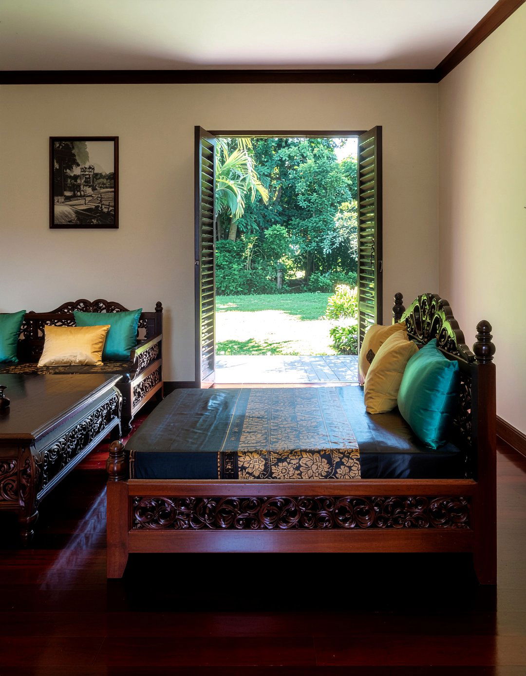 Traditional Thai teak furniture - 30 Thai living room ideas