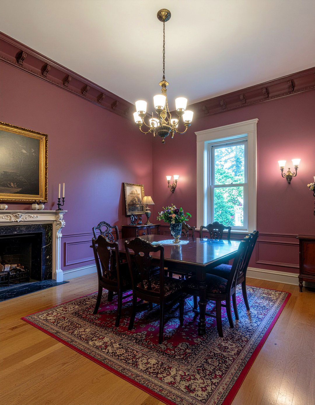 Traditional Victorian Dining Room - 30 British dining room ideas