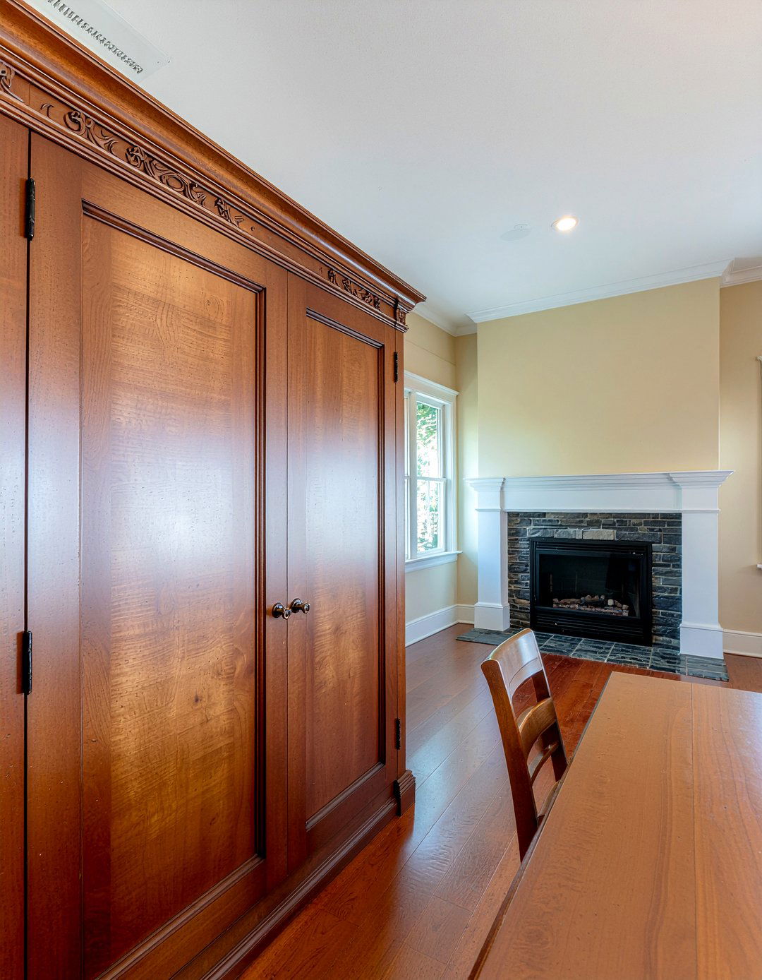 Traditional Wood Dining Pantry - 30 dining room built-in ideas