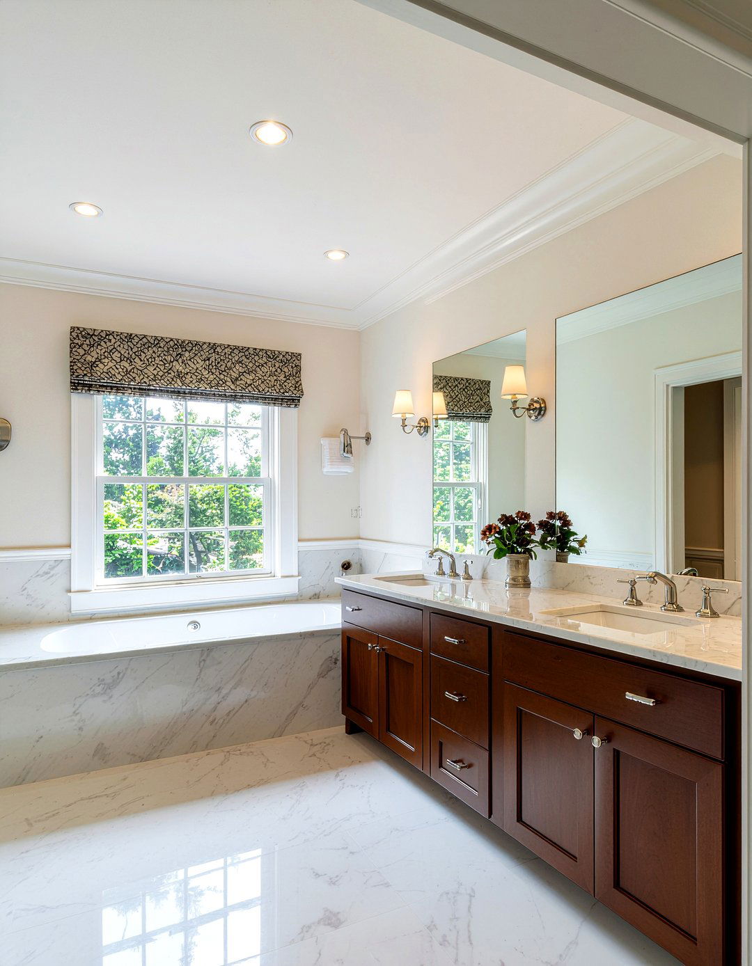 Traditional bathroom - 30 bathroom personality ideas