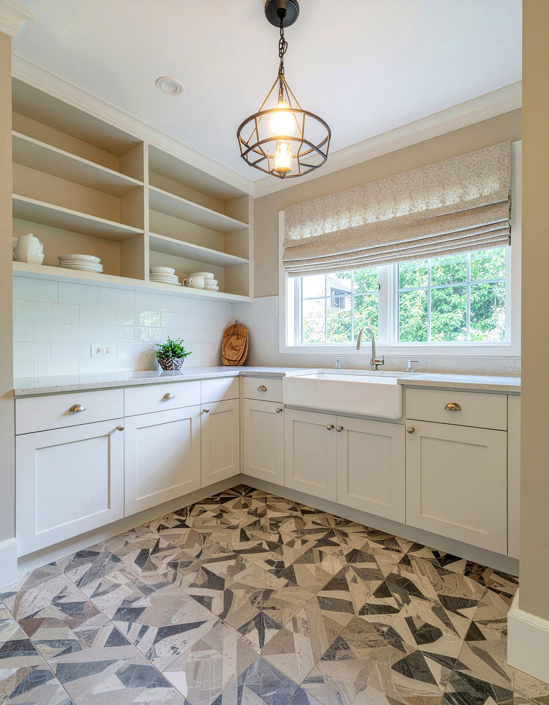 Transitional Butlers Pantry Style - 30 butler's pantry dining room ideas