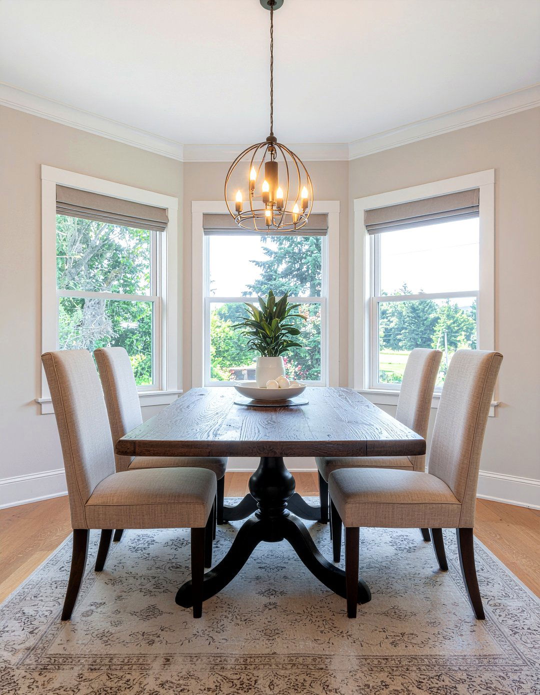 Transitional Dining Area - 30 bay window dining ideas