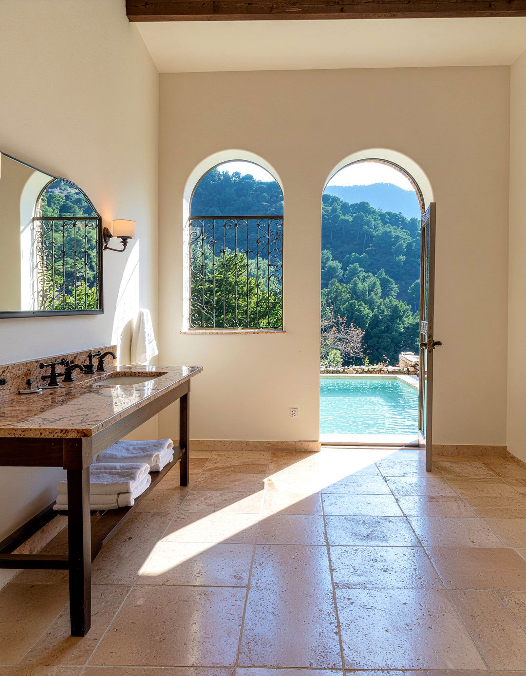 Travertine - 30 bathroom material ideas