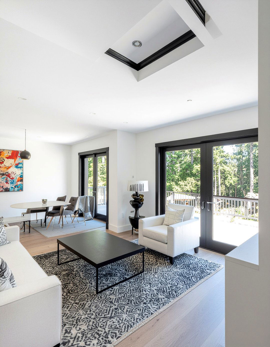 Tray Ceiling With Contrasting Trim - 30 living room tray ceiling ideas