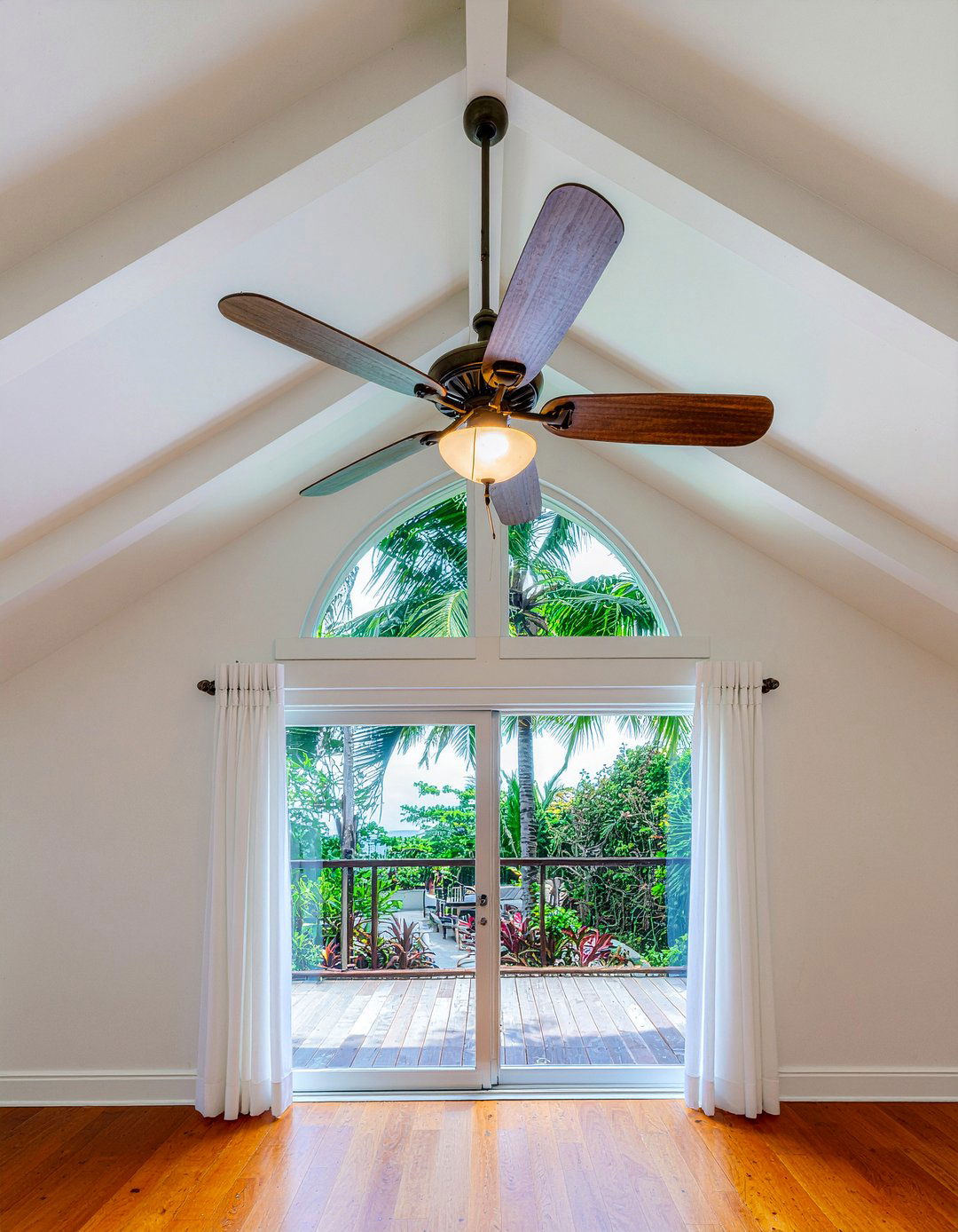 Tropical Ceiling Fans - 30 tropical living room ideas
