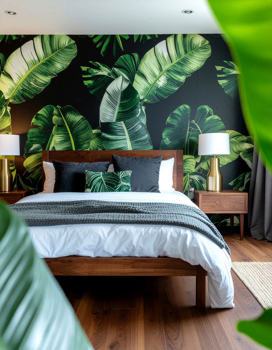 Tropical Leaf Bedroom - 30 garden themed bedroom ideas